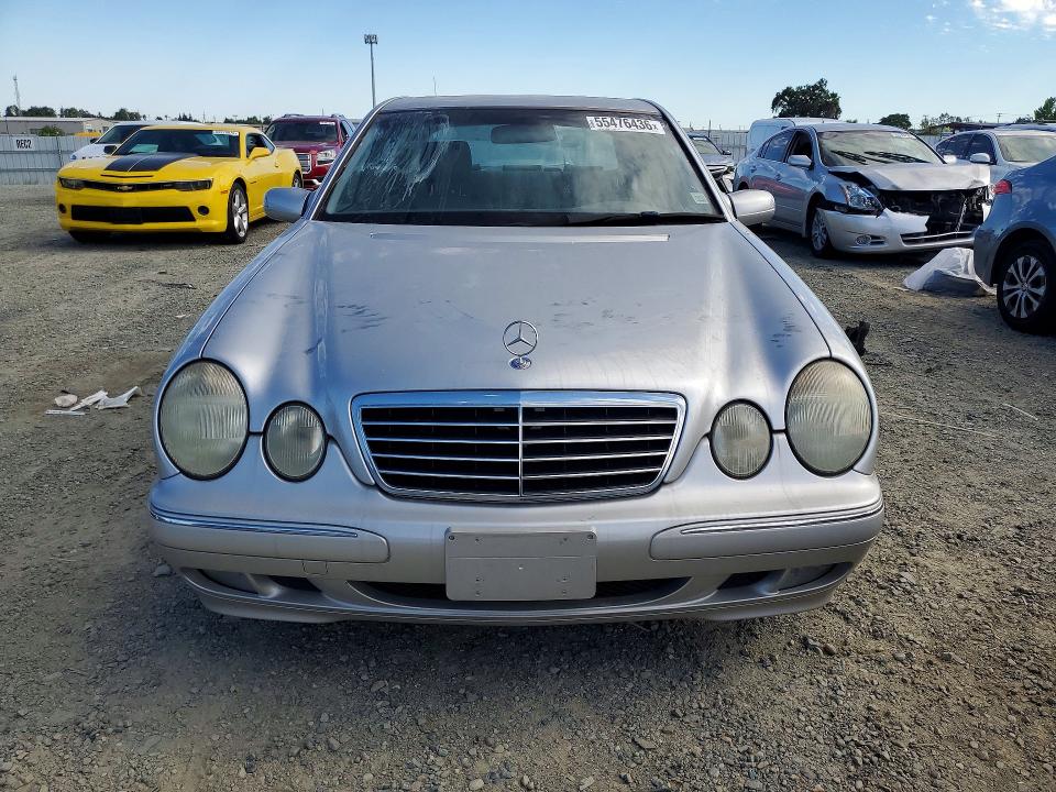 2001 Mercedes-benz E მანქანა იყიდება აუქციონზე, vin: WDBJF65J71B172327, აუქციონის ნომერი: 55476436