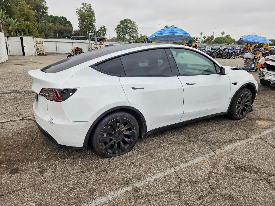 2024 Tesla Model Y მანქანა იყიდება აუქციონზე, vin: 7SAYGDED5RF018531, აუქციონის ნომერი: 57130576