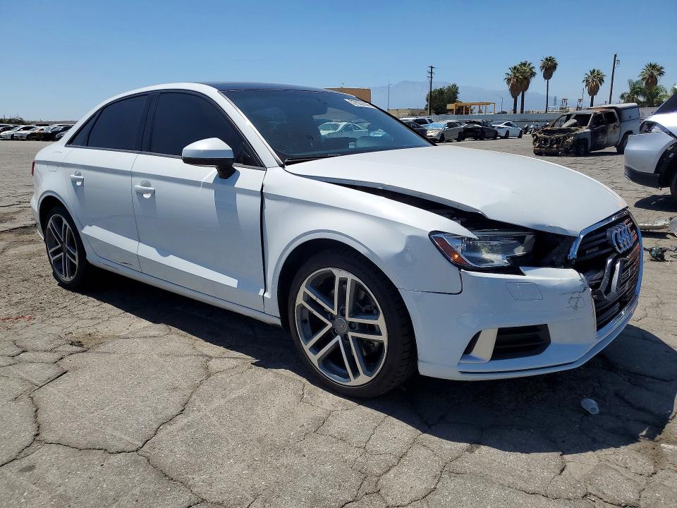 Продаж на аукціоні авто 2018 Audi A3, vin: WAUB8GFF1J1035225, номер лоту: 57009646