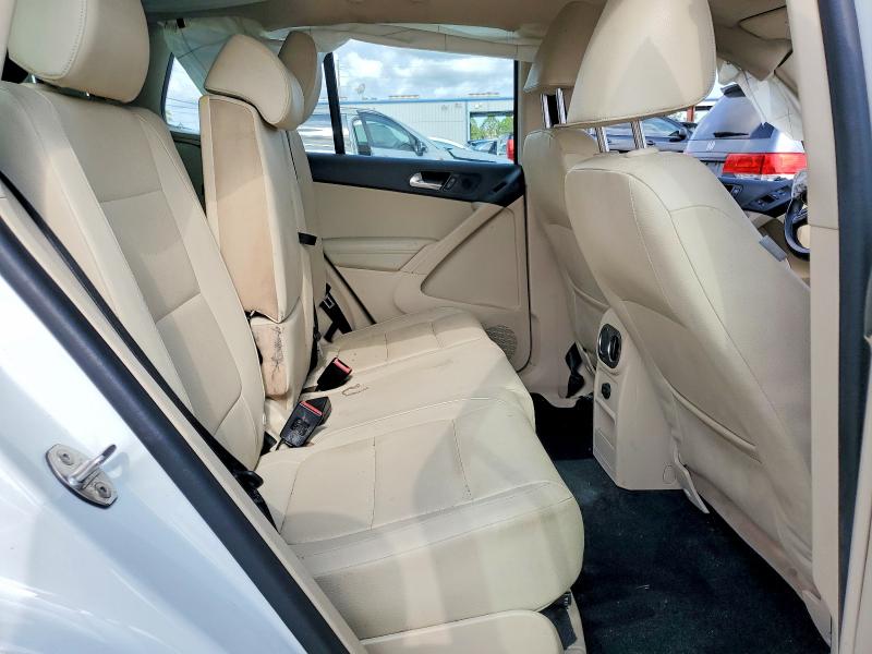 2017 Volkswagen Tiguan მანქანა იყიდება აუქციონზე, vin: WVGAV7AX5HK034408, აუქციონის ნომერი: 56621516