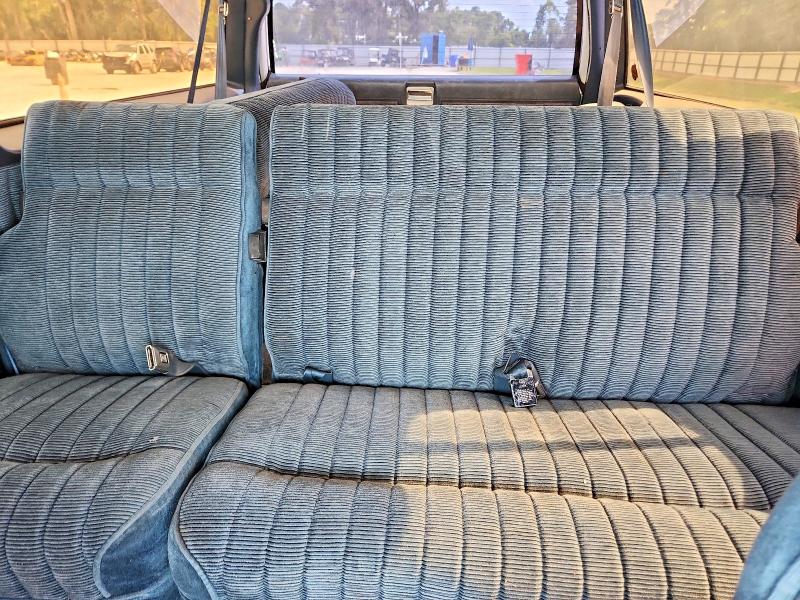 56151226 :رقم المزاد ، 1GKER16K4LF526292 vin ، 1990 Gmc Suburban مزاد بيع