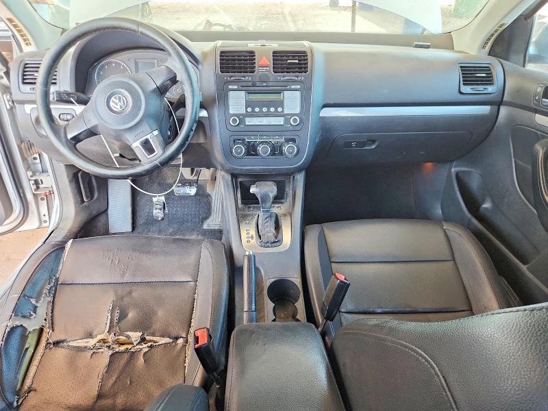 57222156 :رقم المزاد ، 3VWAX7AJ1AM101866 vin ، 2010 Volkswagen Jetta مزاد بيع