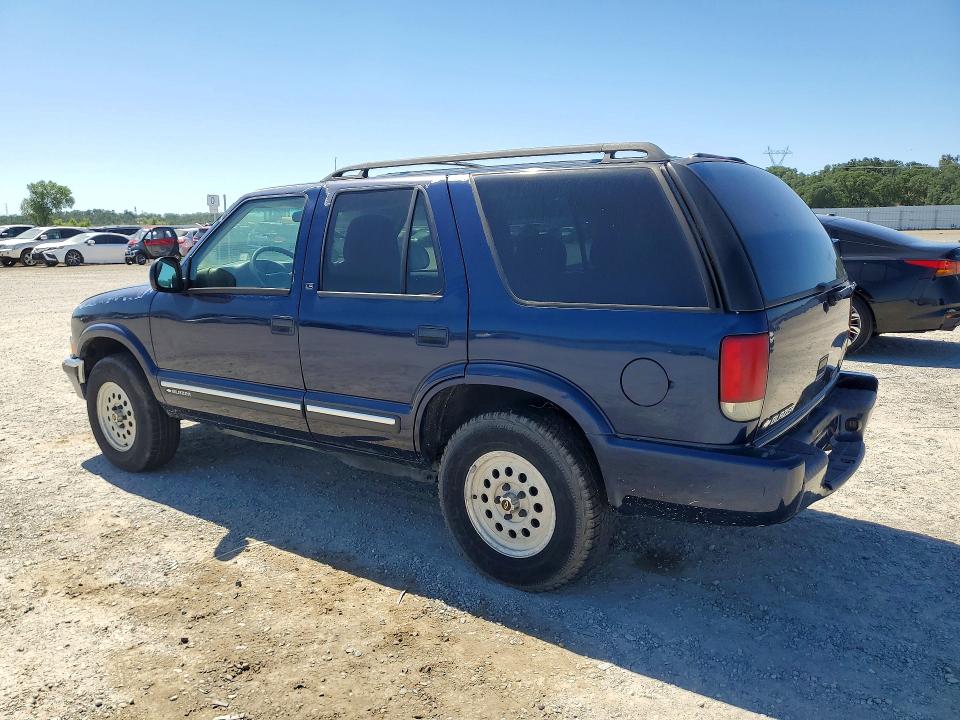55602106 :رقم المزاد ، 1GNDT13W3Y2219671 vin ، 2000 Chevrolet Blazer مزاد بيع