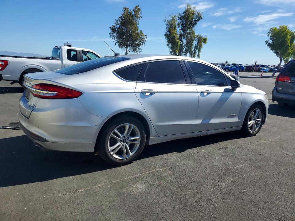 57053376 :رقم المزاد ، 3FA6P0LU6JR224854 vin ، 2018 Ford Fusion مزاد بيع