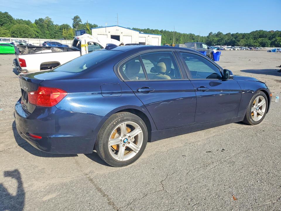 57291616 :رقم المزاد ، WBA3B1G50FNT03285 vin ، 2015 Bmw 320 مزاد بيع
