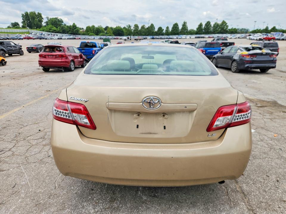 58008736 :رقم المزاد ، 4T1BF3EKXBU776727 vin ، 2011 Toyota Camry مزاد بيع