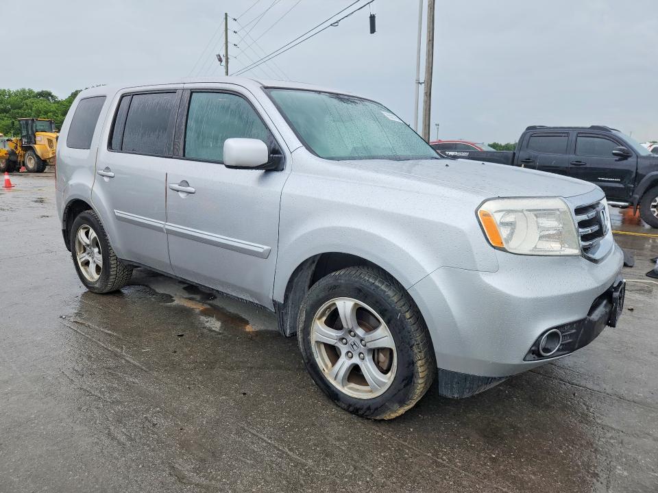 55521756 :رقم المزاد ، 5FNYF4H58FB010990 vin ، 2015 Honda Pilot مزاد بيع