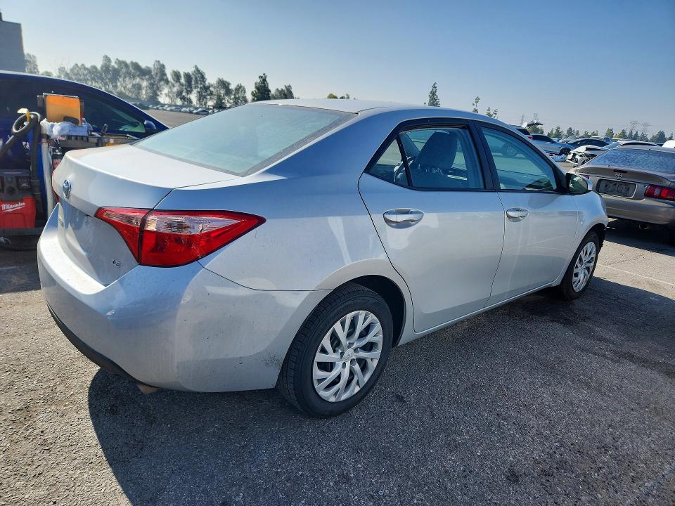 55903876 :رقم المزاد ، 5YFBURHE0KP894379 vin ، 2019 Toyota Corolla مزاد بيع