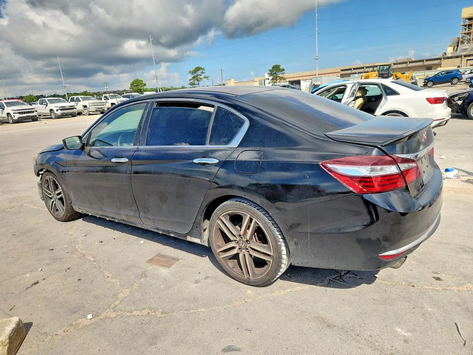 57303966 :رقم المزاد ، 1HGCR2F55HA109482 vin ، 2017 Honda Accord مزاد بيع