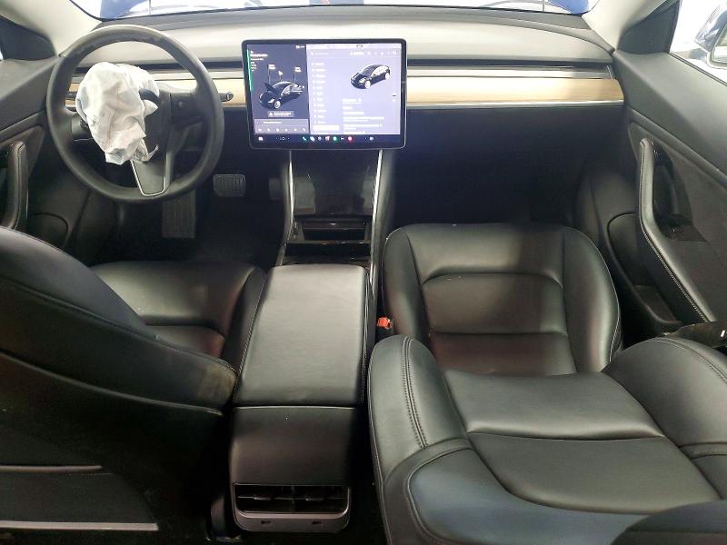 56090916 :رقم المزاد ، 5YJ3E1EA0JF008155 vin ، 2018 Tesla Model 3 مزاد بيع