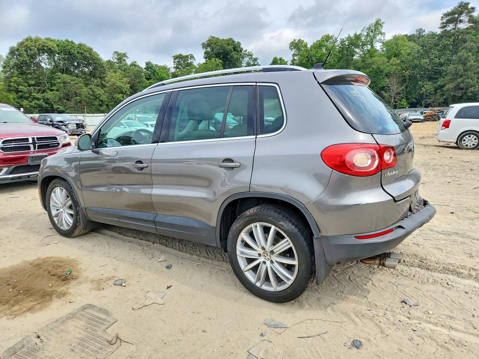 2011 Volkswagen Tiguan მანქანა იყიდება აუქციონზე, vin: WVGBV7AX8BW515032, აუქციონის ნომერი: 56940996