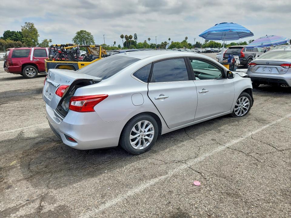 59294506 :رقم المزاد ، 3N1AB7AP9KL620261 vin ، 2019 Nissan Sentra مزاد بيع