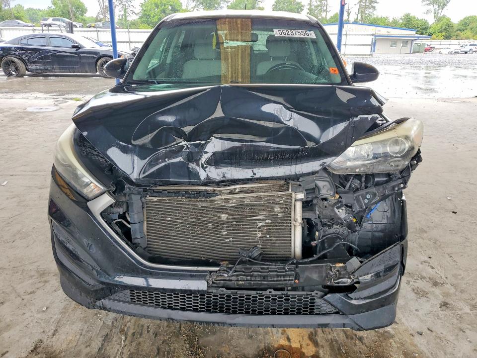 2017 Hyundai Tucson მანქანა იყიდება აუქციონზე, vin: KM8J23A44HU555292, აუქციონის ნომერი: 56237556