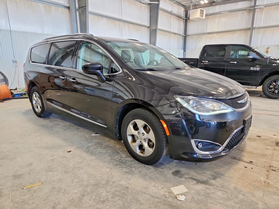 Продажа на аукционе авто 2017 Chrysler Pacifica, vin: 2C4RC1EG5HR588814, номер лота: 57410116