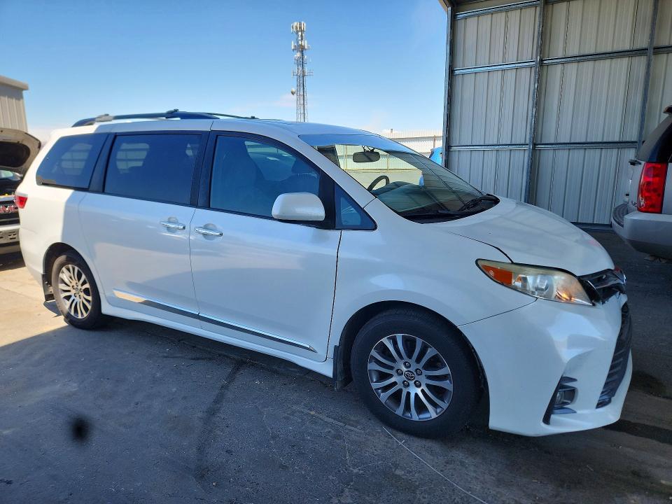 Продажа на аукционе авто 2018 Toyota Sienna, vin: 5TDYZ3DC0JS932776, номер лота: 59119946