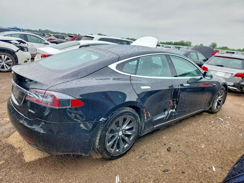 2017 Tesla Model S მანქანა იყიდება აუქციონზე, vin: 5YJSA1E25HF185262, აუქციონის ნომერი: 55693666