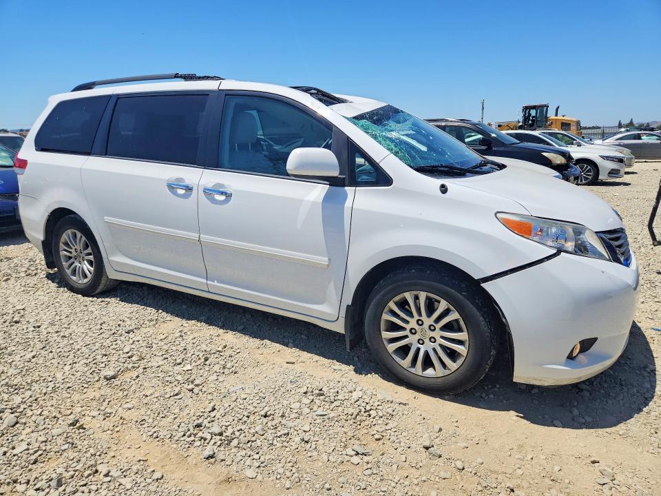Продаж на аукціоні авто 2013 Toyota Sienna, vin: 5TDYK3DC4DS384872, номер лоту: 57770056