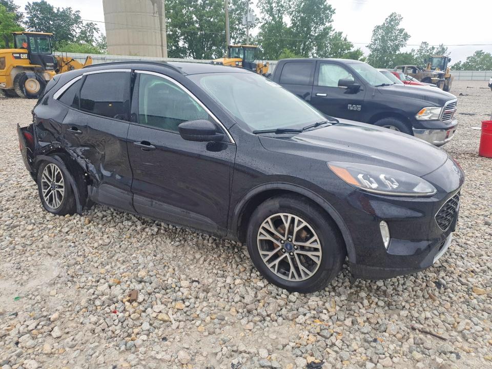 Продажа на аукционе авто 2020 Ford Escape, vin: 1FMCU9H67LUB26427, номер лота: 56113646