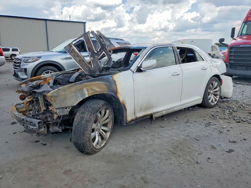 58805216 :رقم المزاد ، 2C3CCAAG5KH568897 vin ، 2019 Chrysler 300 مزاد بيع