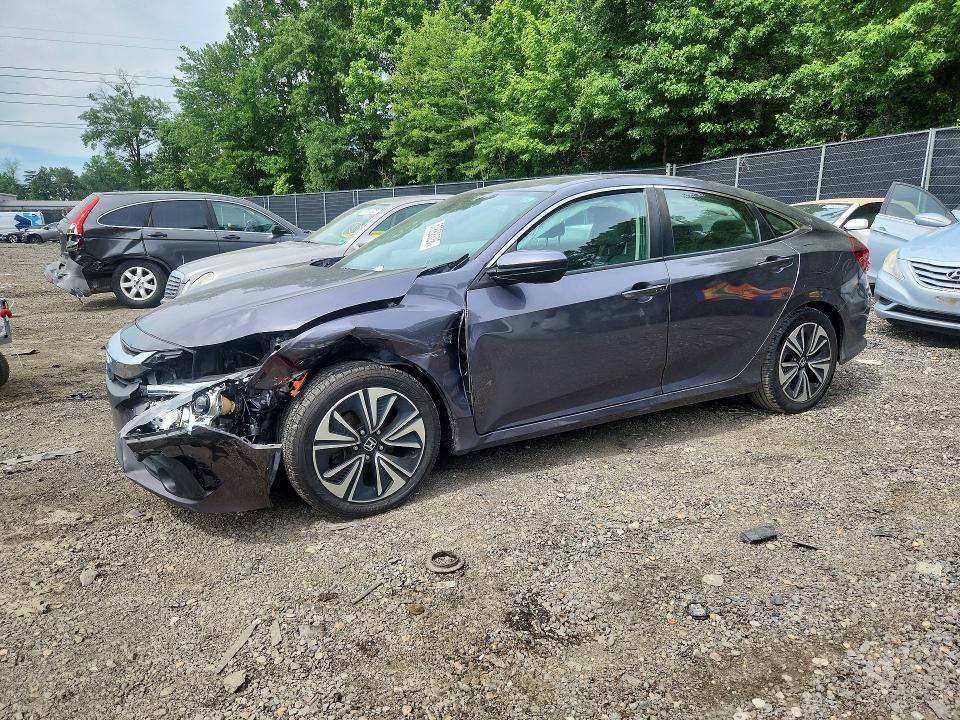Продажа на аукционе авто 2017 Honda Civic, vin: 2HGFC1F70HH658695, номер лота: 57882326