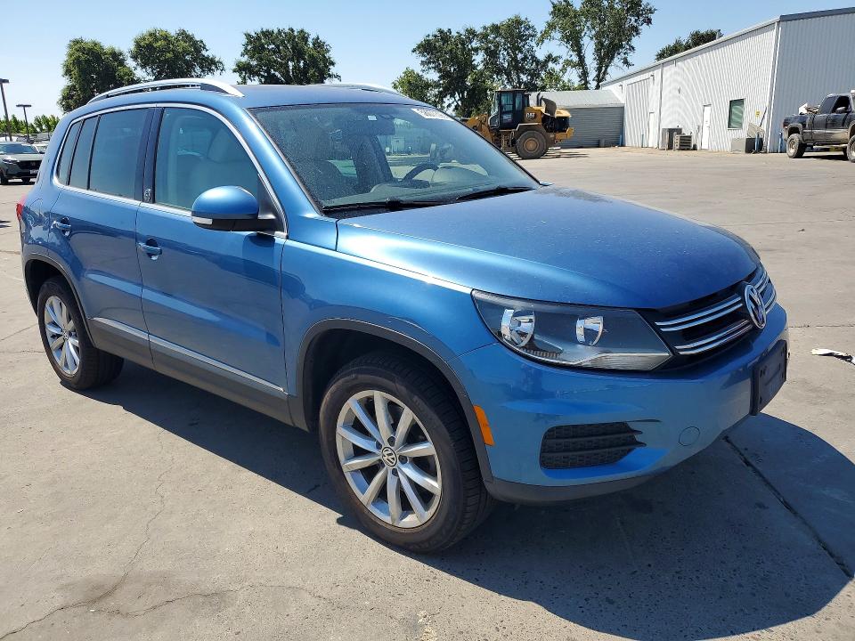 2017 Volkswagen Tiguan მანქანა იყიდება აუქციონზე, vin: WVGRV7AX7HW511030, აუქციონის ნომერი: 58077396