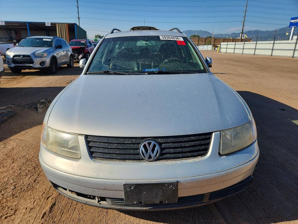 59304036 :رقم المزاد ، WVWWH23B1YE390875 vin ، 2000 Volkswagen Passat مزاد بيع