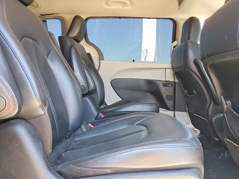 57763686 :رقم المزاد ، 2C4RC1L75HR765106 vin ، 2017 Chrysler Pacifica مزاد بيع