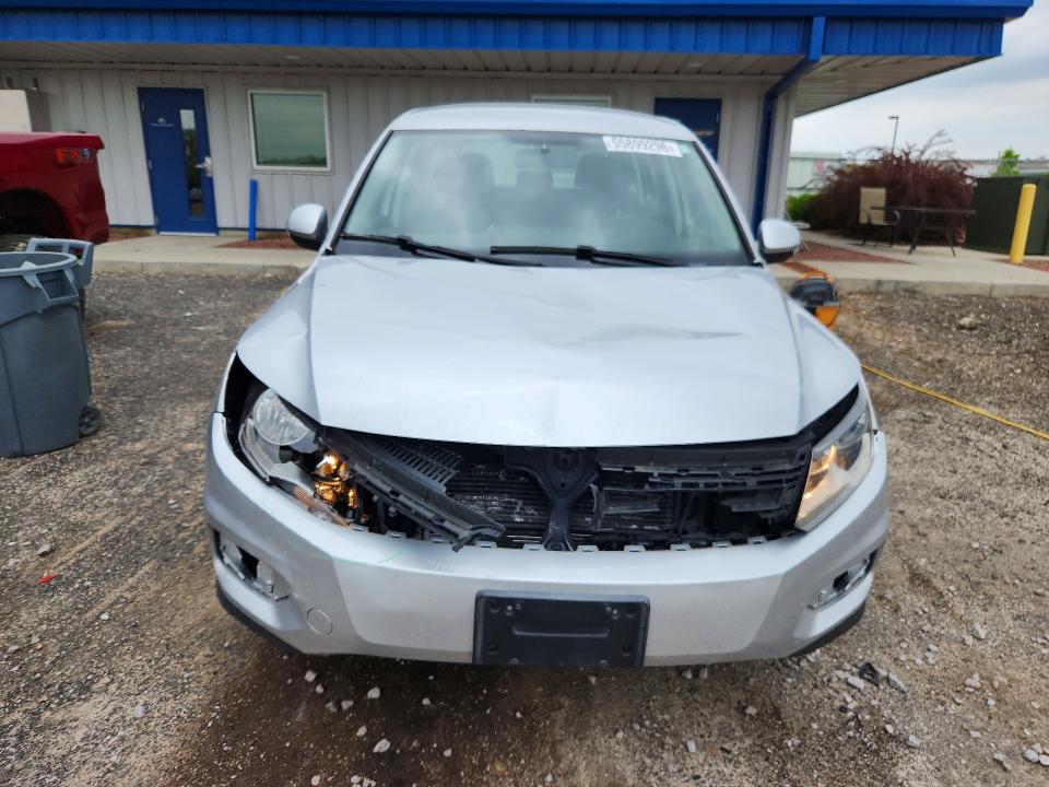 2014 Volkswagen Tiguan მანქანა იყიდება აუქციონზე, vin: WVGBV3AX7EW534572, აუქციონის ნომერი: 55899296