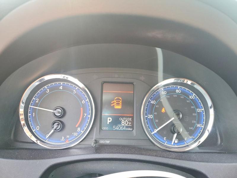 58197206 :رقم المزاد ، 2T1BURHE0JC017177 vin ، 2018 Toyota Corolla مزاد بيع