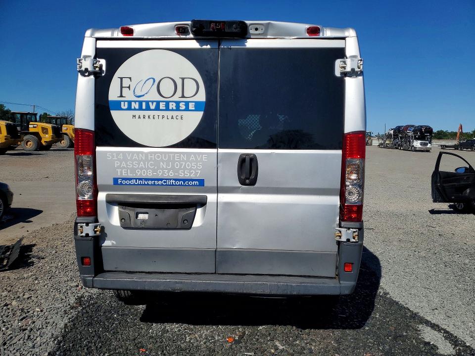 55737206 :رقم المزاد ، 3C6TRVNG2HE528820 vin ، 2017 Ram Promaster 1500 مزاد بيع