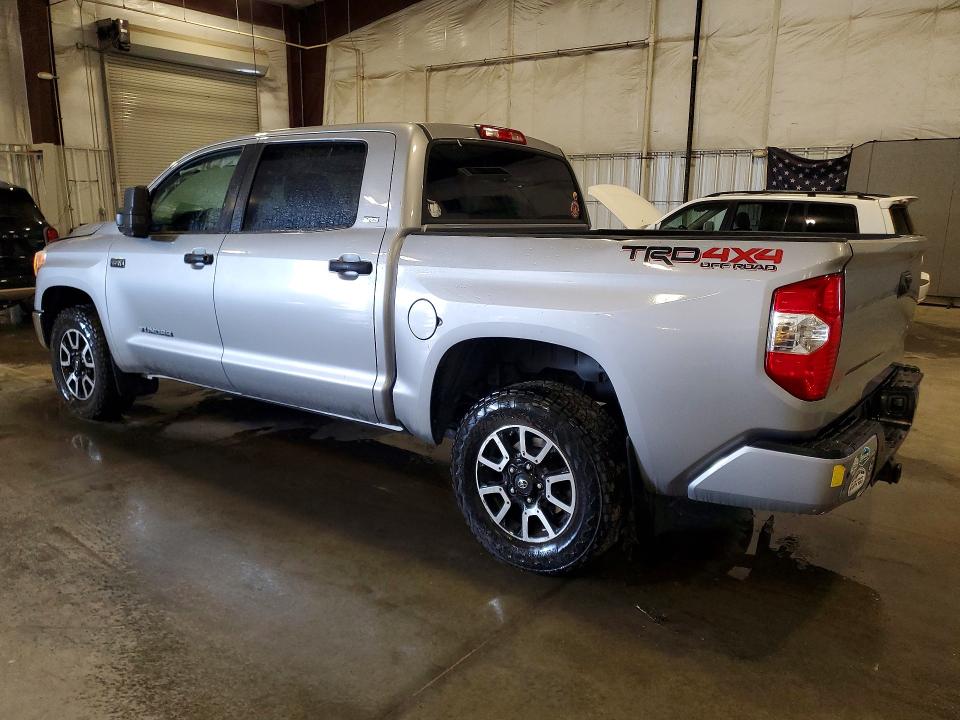 Продаж на аукціоні авто 2017 Toyota Tundra, vin: 5TFDW5F17HX647429, номер лоту: 55589246