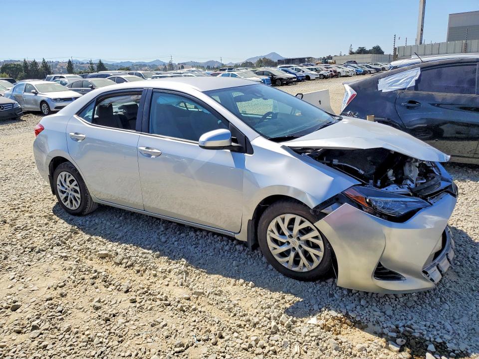 58748676 :رقم المزاد ، 2T1BURHE2JC028472 vin ، 2018 Toyota Corolla مزاد بيع