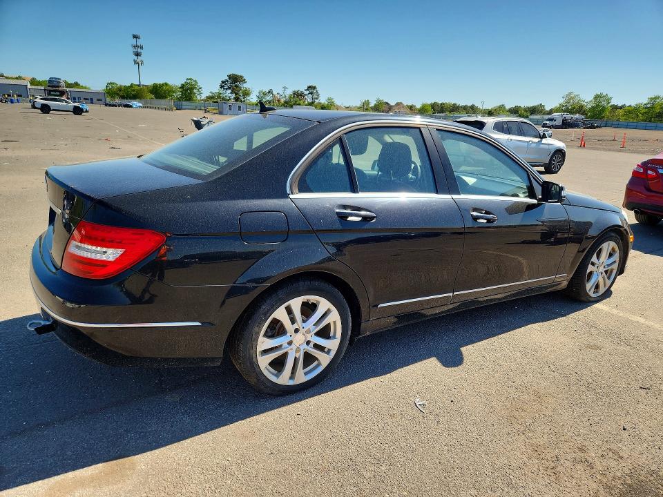 55423096 :رقم المزاد ، WDDGF4HB5DR273078 vin ، 2013 Mercedes-benz C مزاد بيع