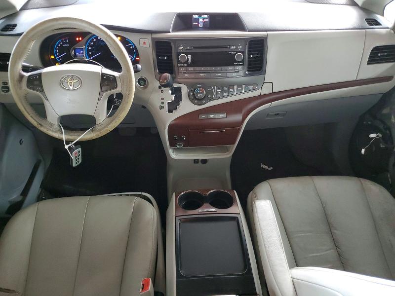 58616446 :رقم المزاد ، 5TDYK3DC8BS145466 vin ، 2011 Toyota Sienna مزاد بيع