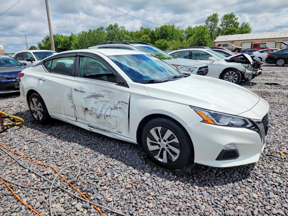 57886786 :رقم المزاد ، 1N4BL4BV9KC110486 vin ، 2019 Nissan Altima مزاد بيع
