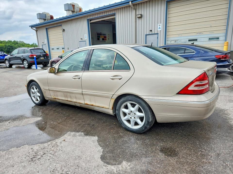 56456326 :رقم المزاد ، WDBRF61J23A405676 vin ، 2003 Mercedes-benz C مزاد بيع