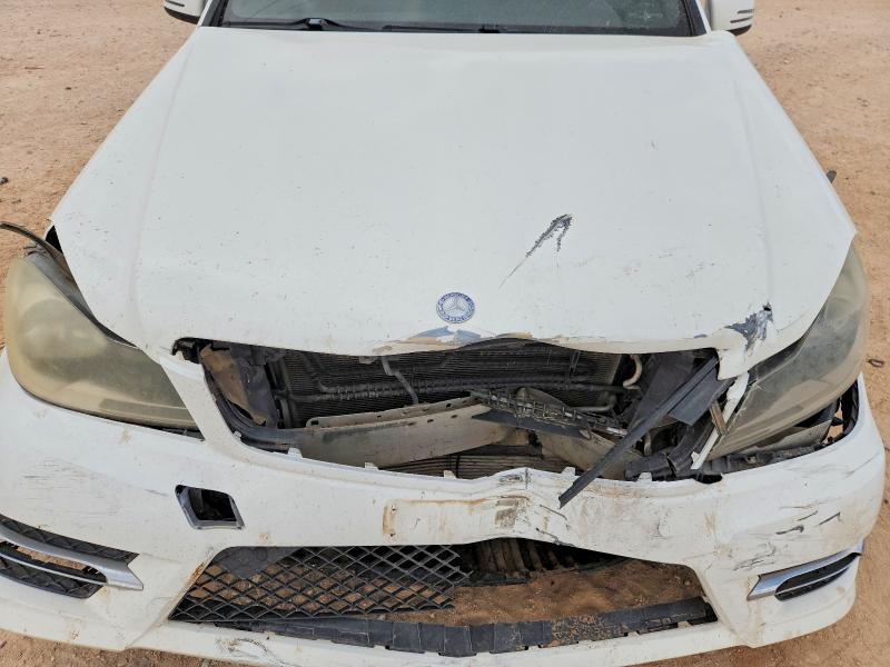 57161366 :رقم المزاد ، WDDGF4HB8ER313199 vin ، 2014 Mercedes-benz C مزاد بيع