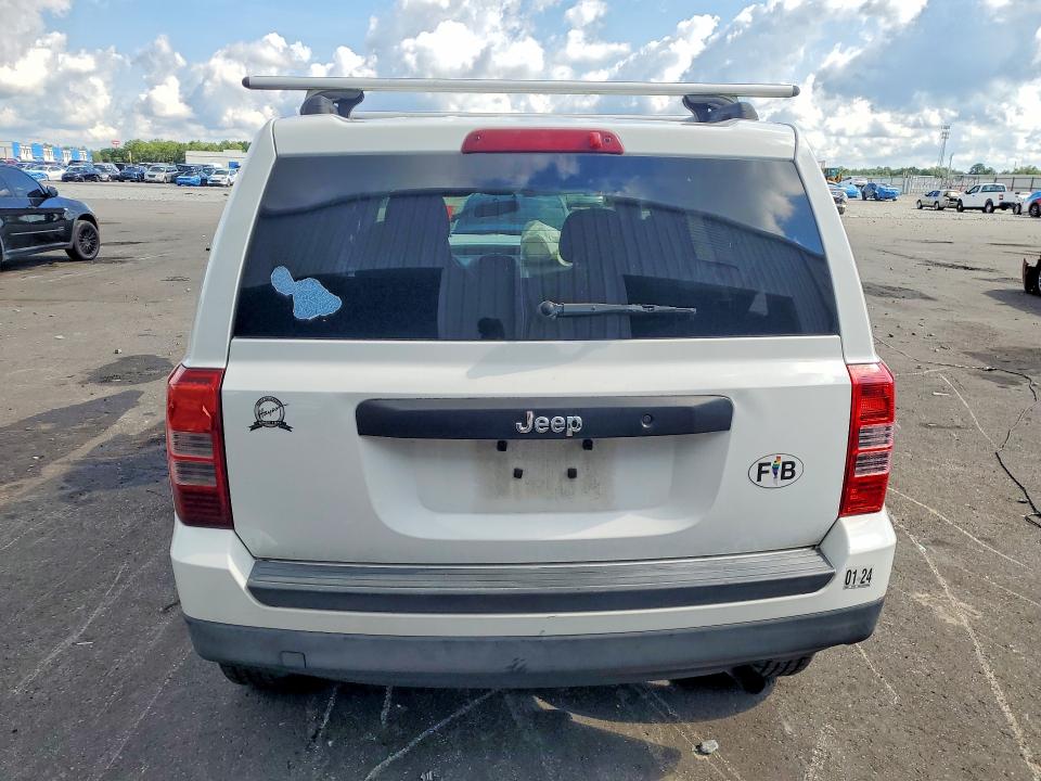58458116 :رقم المزاد ، 1C4NJPBA0ED695095 vin ، 2014 Jeep Patriot مزاد بيع