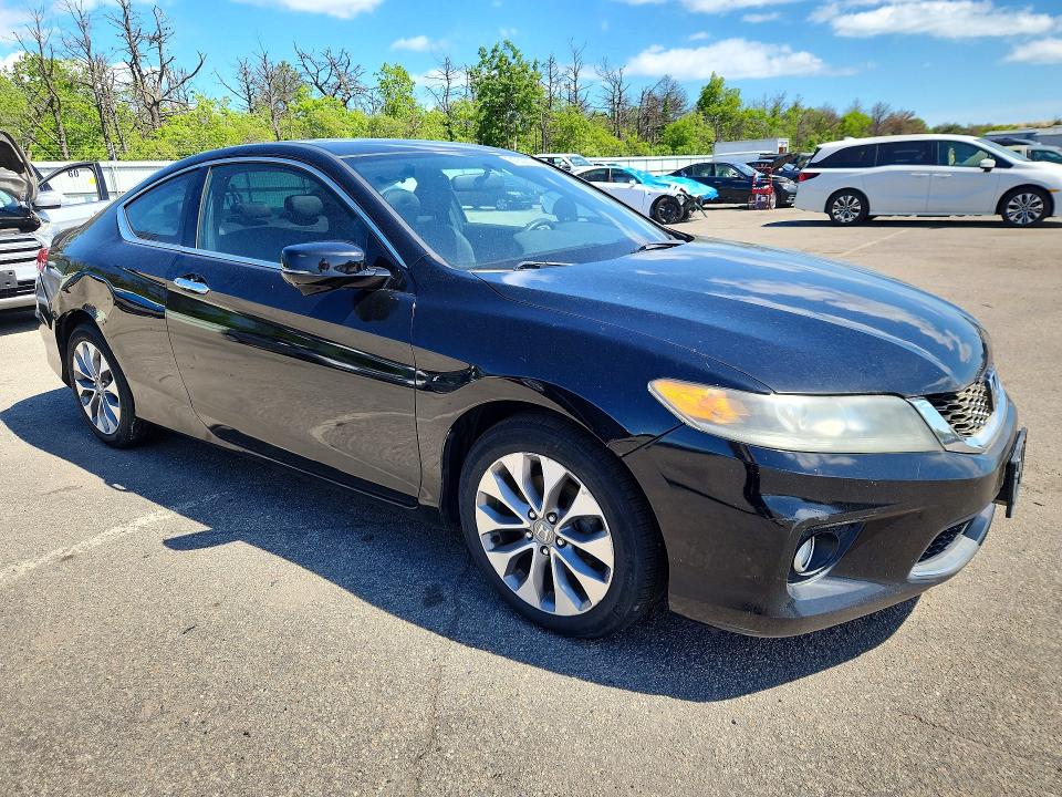 51922816 :رقم المزاد ، 1HGCT1B79FA005268 vin ، 2015 Honda Accord مزاد بيع