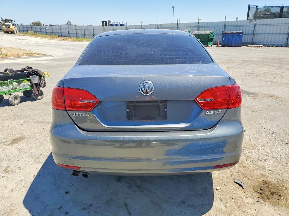 58777796 :رقم المزاد ، 3VWDP7AJ2DM218504 vin ، 2013 Volkswagen Jetta مزاد بيع