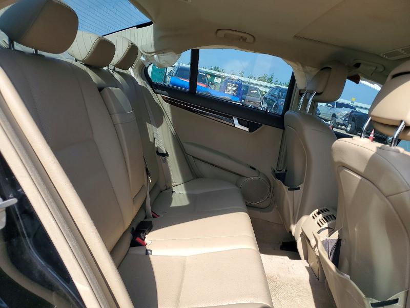 Продаж на аукціоні авто 2013 Mercedes-benz C, vin: WDDGF4HBXDA869897, номер лоту: 58710036