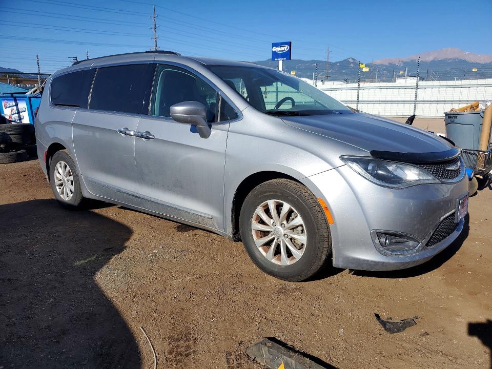 2017 Chrysler Pacifica მანქანა იყიდება აუქციონზე, vin: 2C4RC1BG9HR576380, აუქციონის ნომერი: 55164026