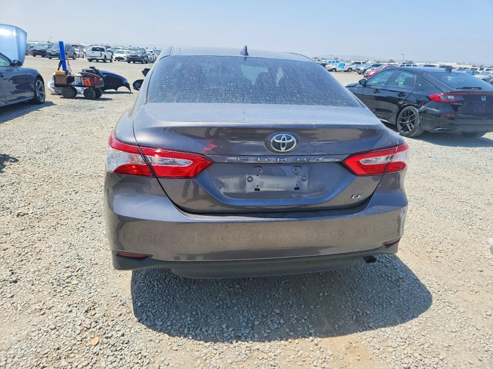 55835856 :رقم المزاد ، 4T1C11AKXLU968583 vin ، 2020 Toyota Camry مزاد بيع