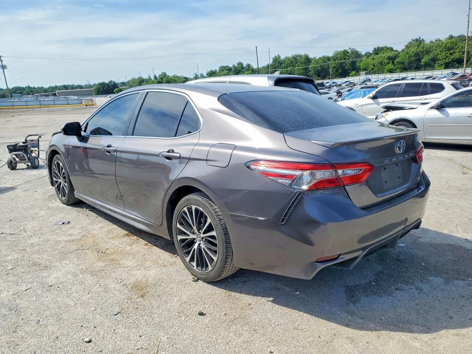 2018 Toyota Camry მანქანა იყიდება აუქციონზე, vin: 4T1B11HK6JU022625, აუქციონის ნომერი: 56082226
