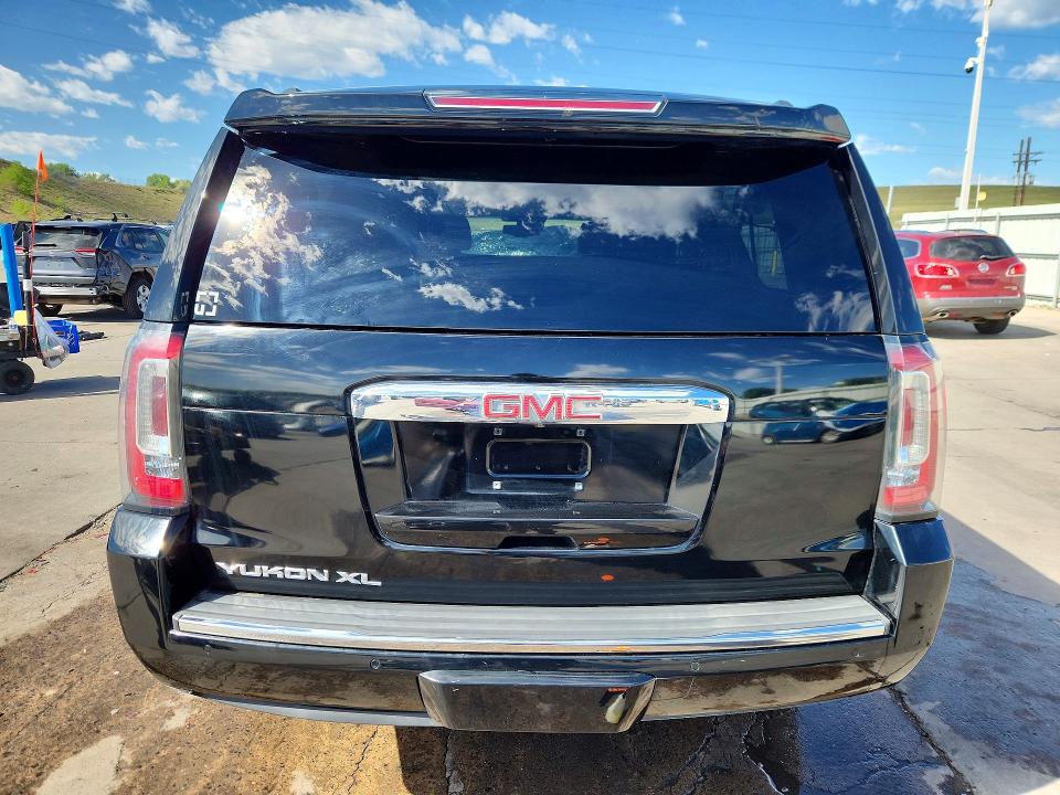 56113136 :رقم المزاد ، 1GKS2HKJ5JR107571 vin ، 2018 Gmc Yukon Xl مزاد بيع