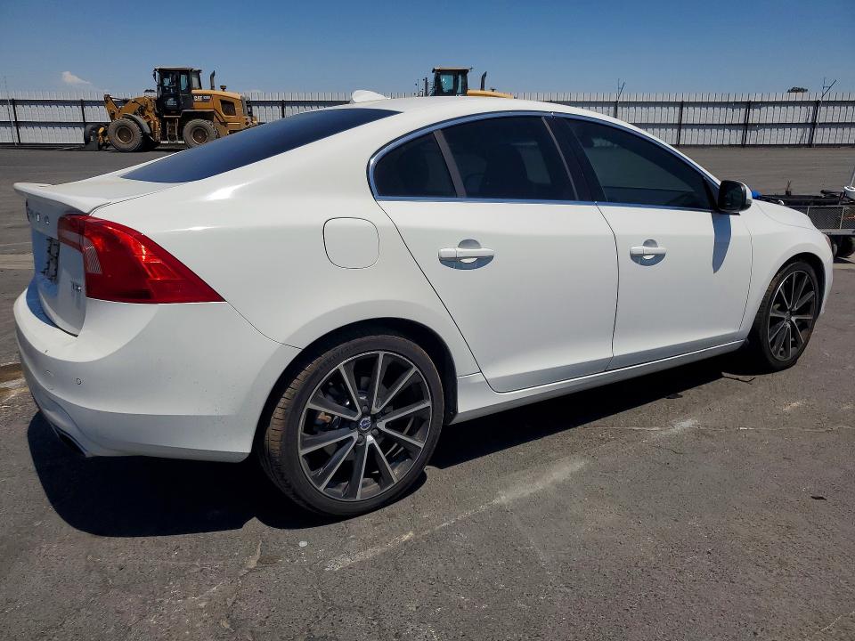 2016 Volvo S60 მანქანა იყიდება აუქციონზე, vin: YV126MFK5G2392490, აუქციონის ნომერი: 57732476