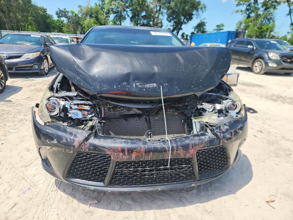 56167276 :رقم المزاد ، 4T1BF1FK4FU948341 vin ، 2015 Toyota Camry مزاد بيع