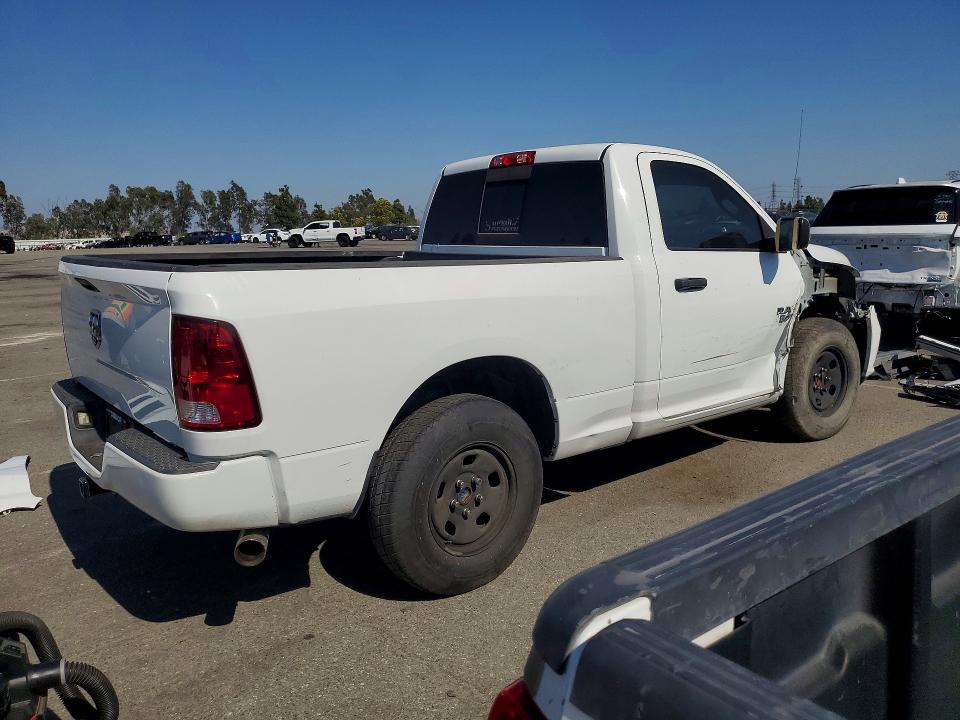 58276936 :رقم المزاد ، 3C6JR6AG2FG698793 vin ، 2015 Ram 1500 مزاد بيع