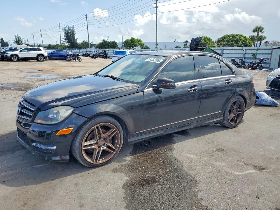 59107806 :رقم المزاد ، WDDGF4HB7EG232206 vin ، 2014 Mercedes-benz C مزاد بيع