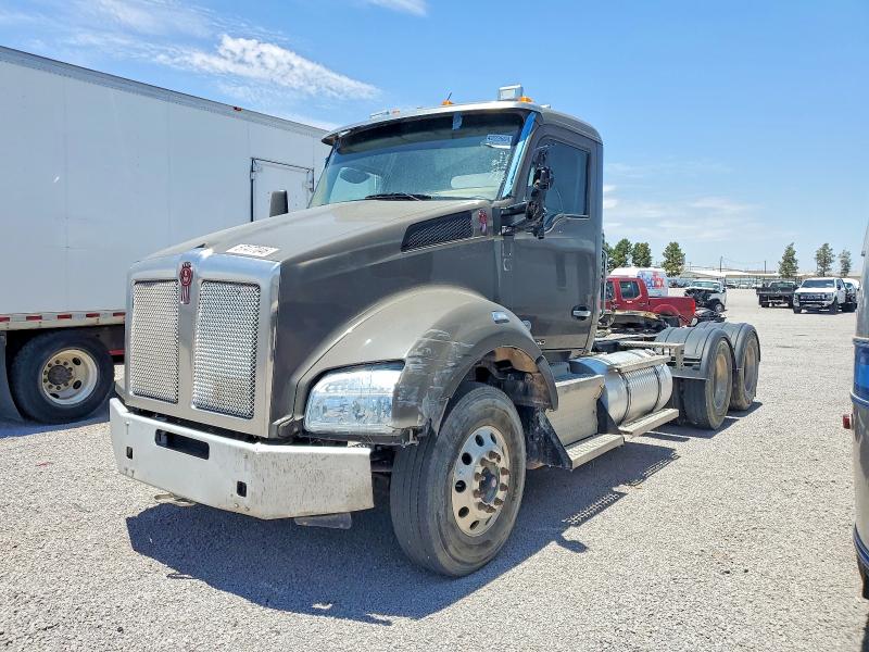 57477046 :رقم المزاد ، 1XKZDP9X1KJ246920 vin ، 2019 Kenworth Construction مزاد بيع